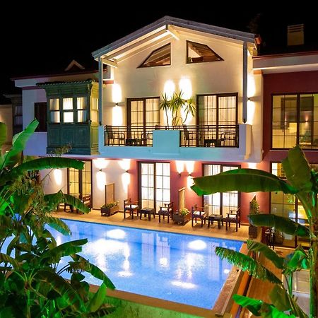Cesmekes Otel Εξωτερικό φωτογραφία