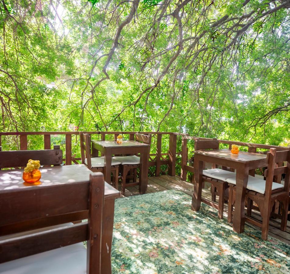 Cesmekes Otel Εξωτερικό φωτογραφία