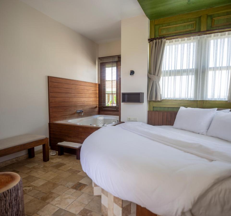 Cesmekes Otel Εξωτερικό φωτογραφία