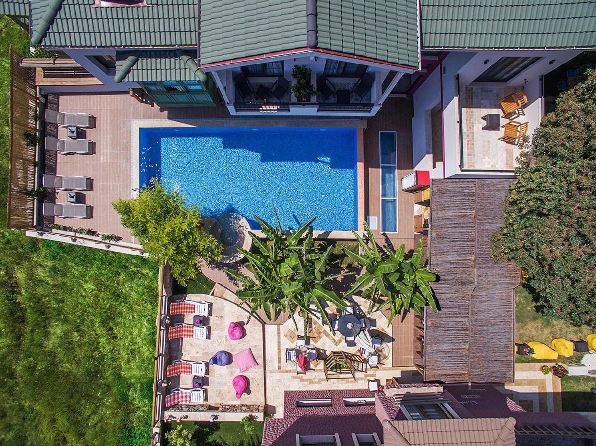 Cesmekes Otel Εξωτερικό φωτογραφία
