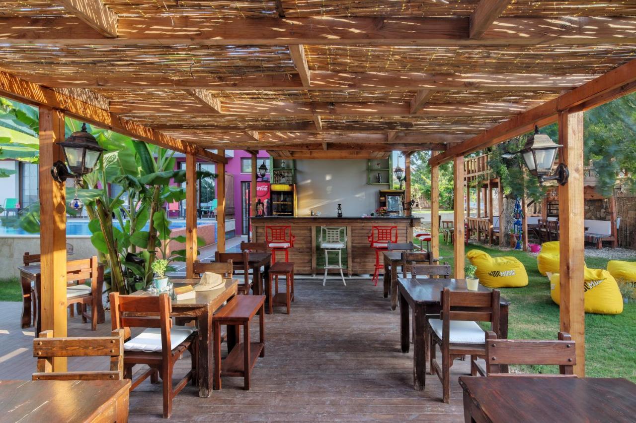 Cesmekes Otel Εξωτερικό φωτογραφία